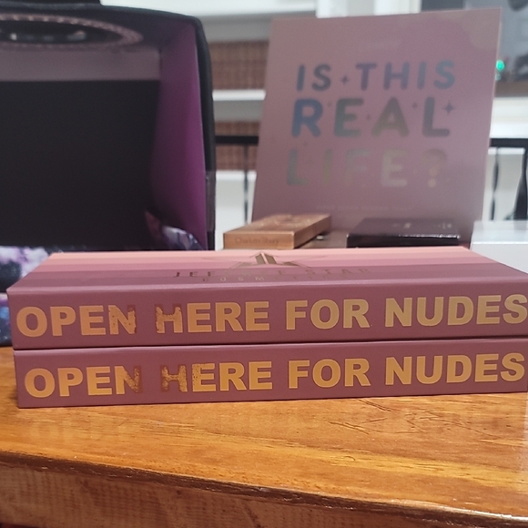 Jeffree Star Cosmetics Pink and Purple Lipstick Collection - Picture 2 of 4